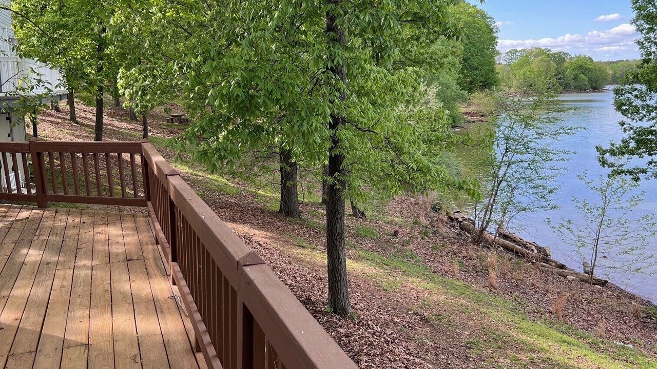 Photo of Patio Balcony in Grand Rivers