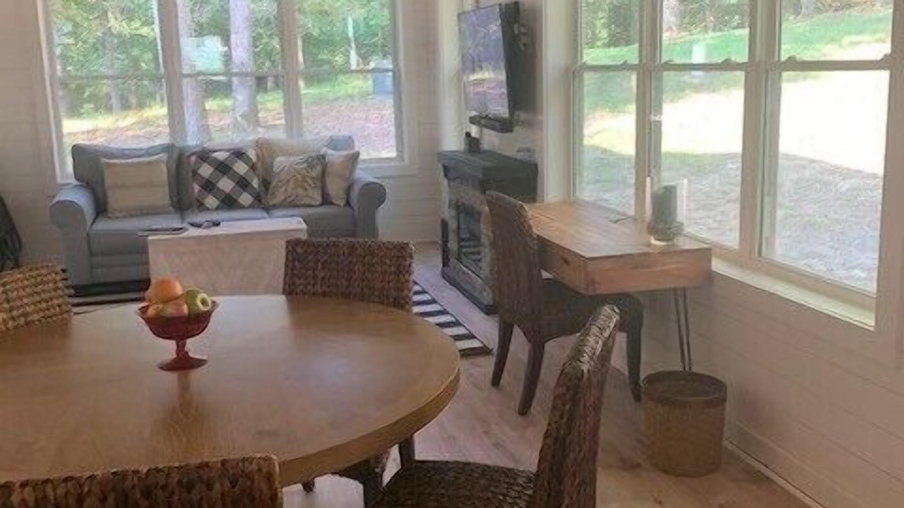 Photo of Livingroom in Grand Rivers