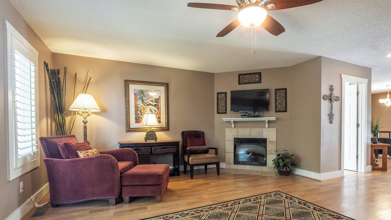 Photo of Livingroom in Grand Rivers