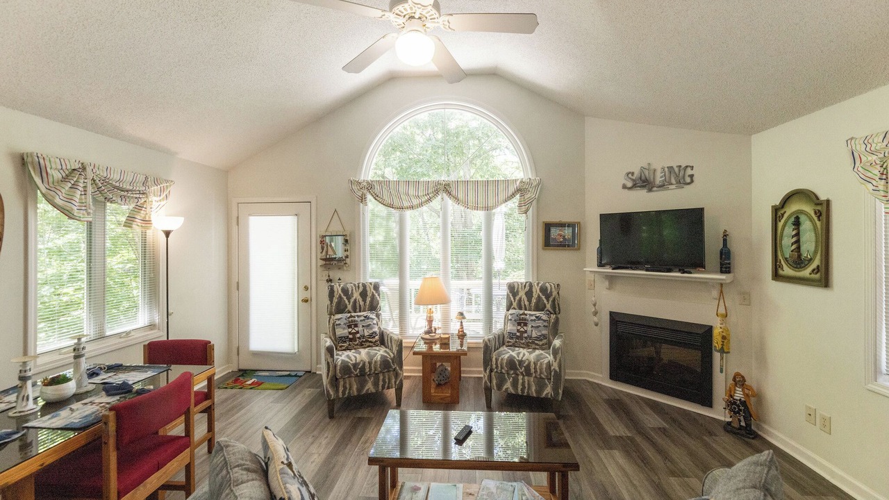 Photo of Livingroom in Grand Rivers