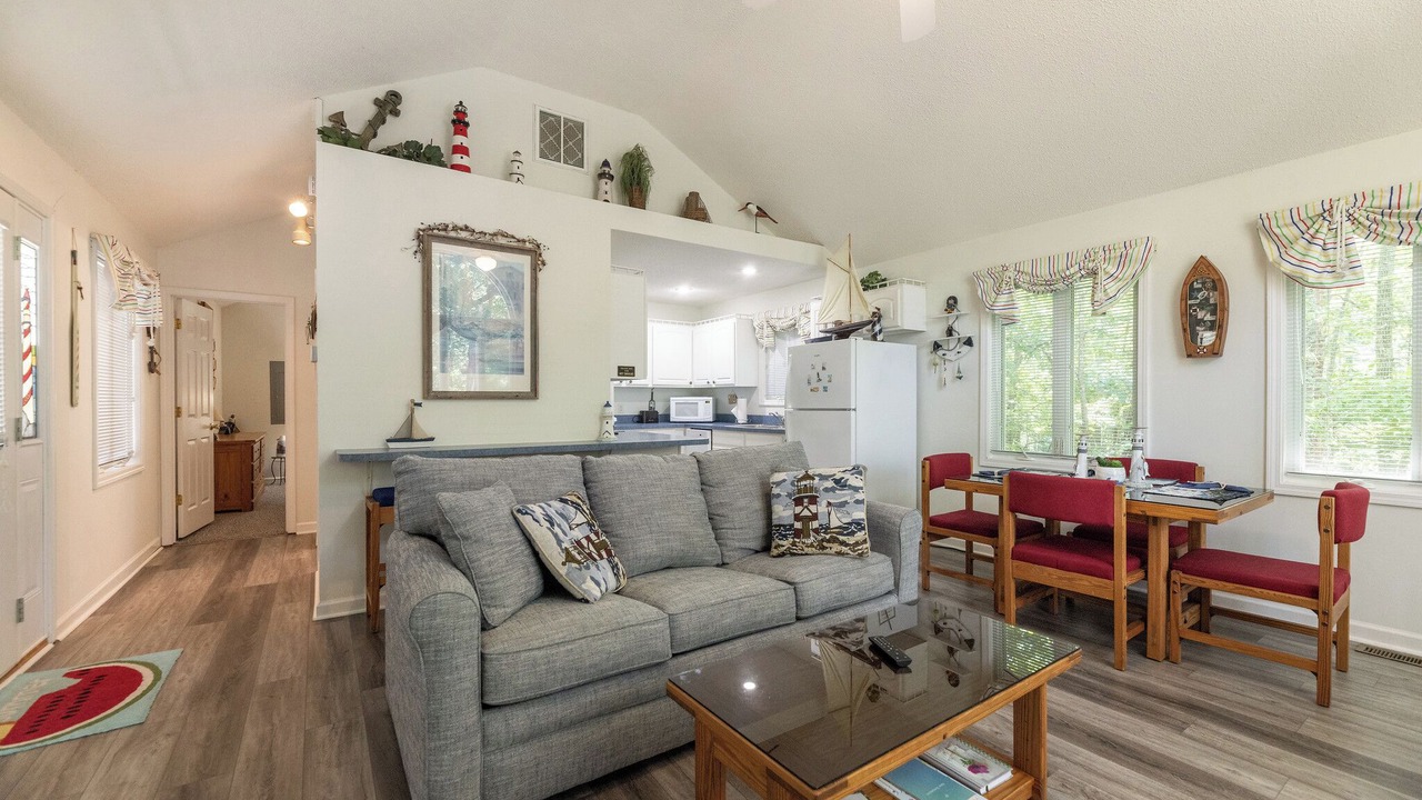 Photo of Livingroom in Grand Rivers