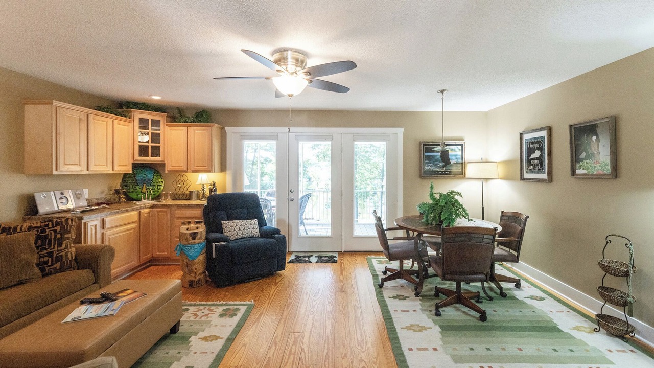 Photo of Livingroom in Grand Rivers