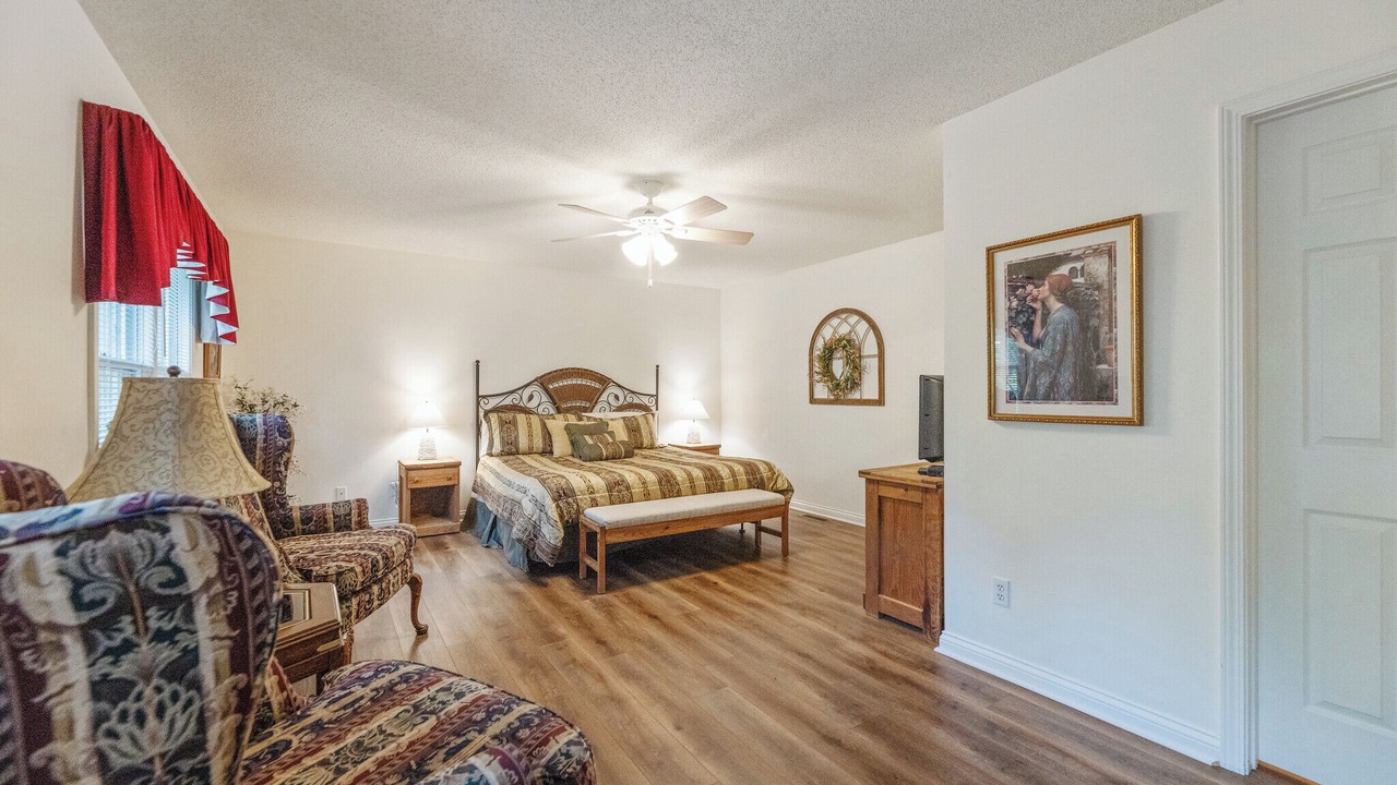 Photo of Bedroom in Grand Rivers