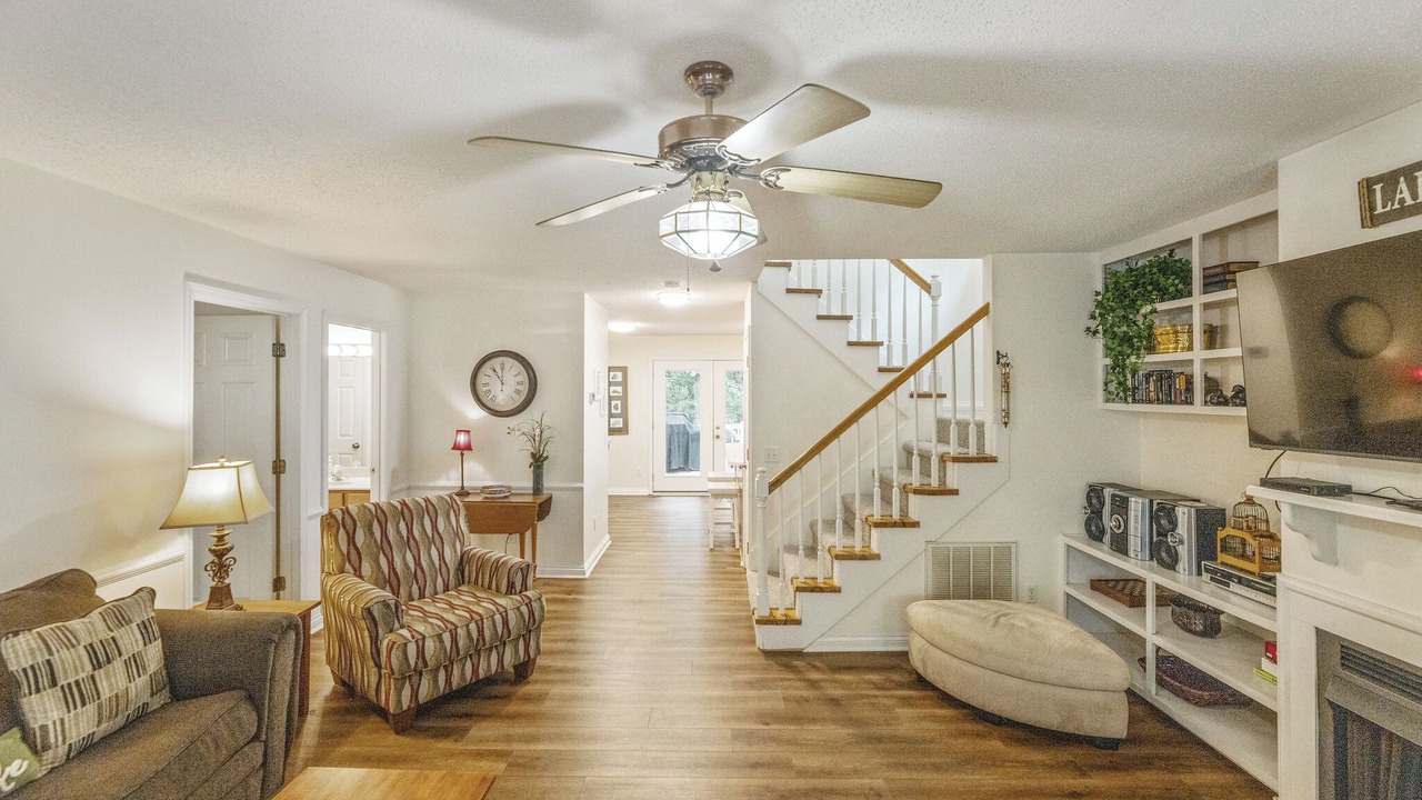 Photo of Livingroom in Grand Rivers