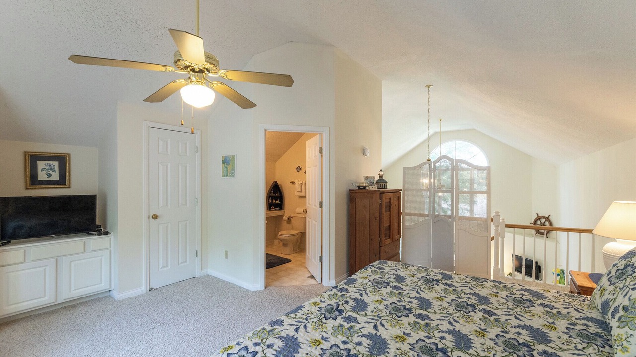 Photo of Bedroom in Grand Rivers
