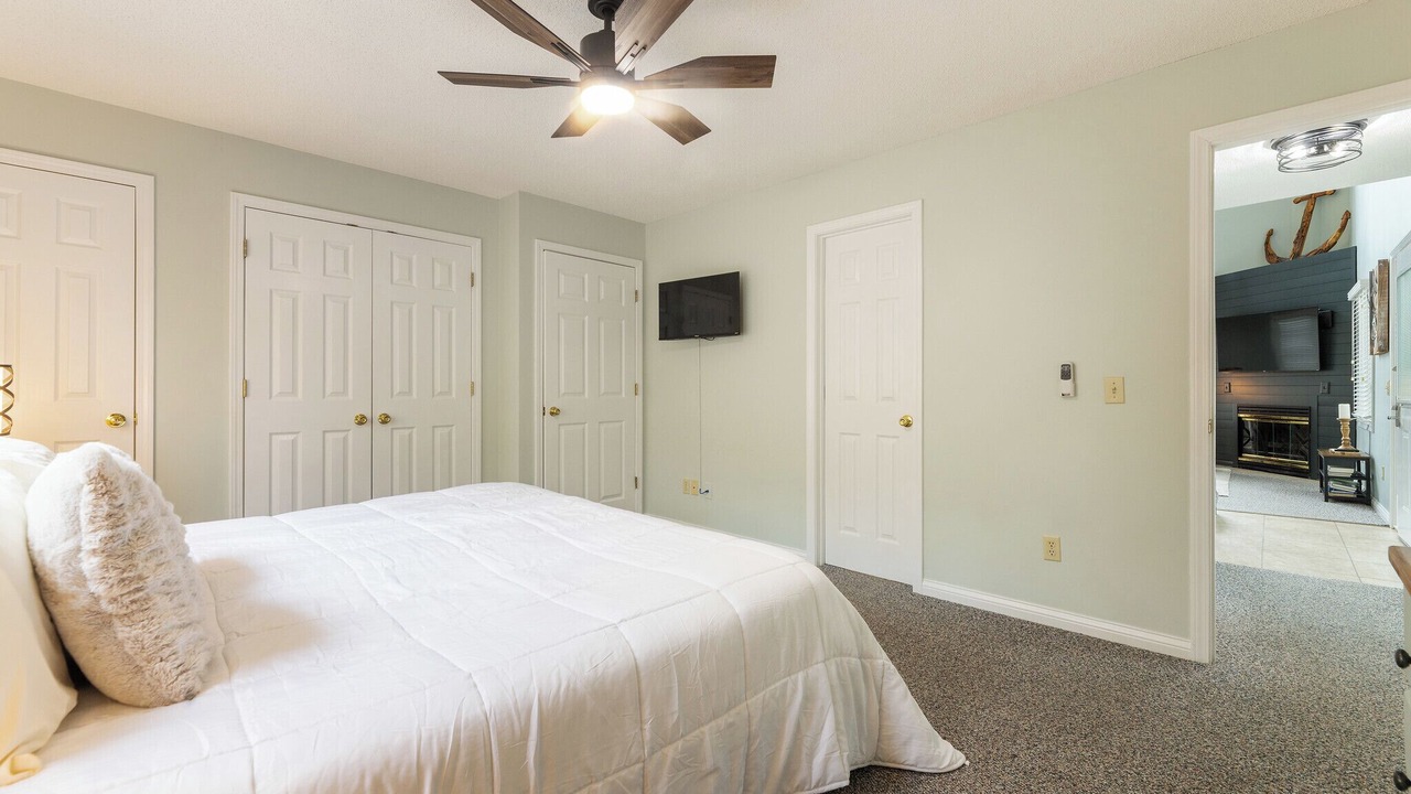 Photo of Bedroom in Grand Rivers