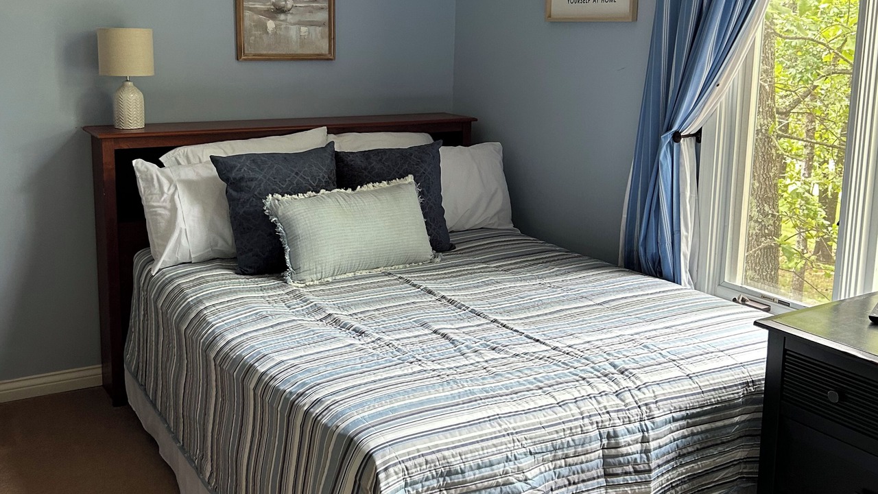 Photo of Bedroom in Grand Rivers