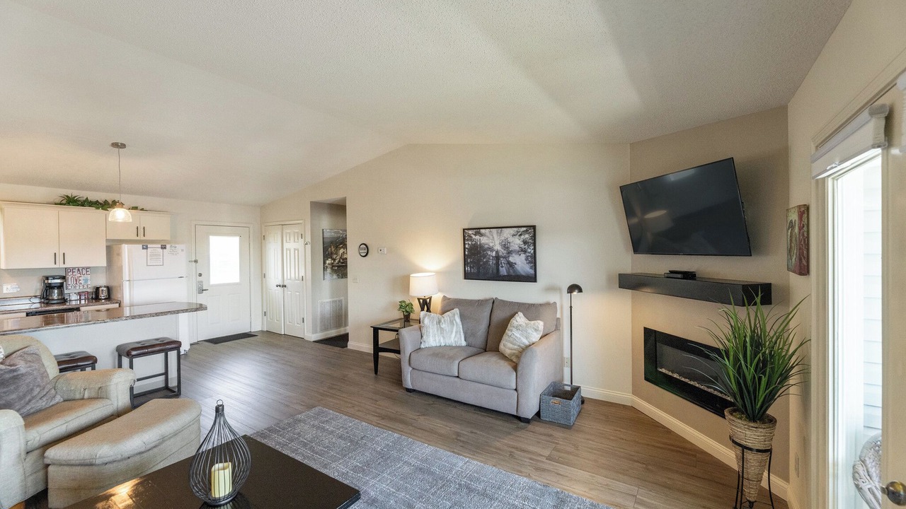 Photo of Livingroom in Grand Rivers