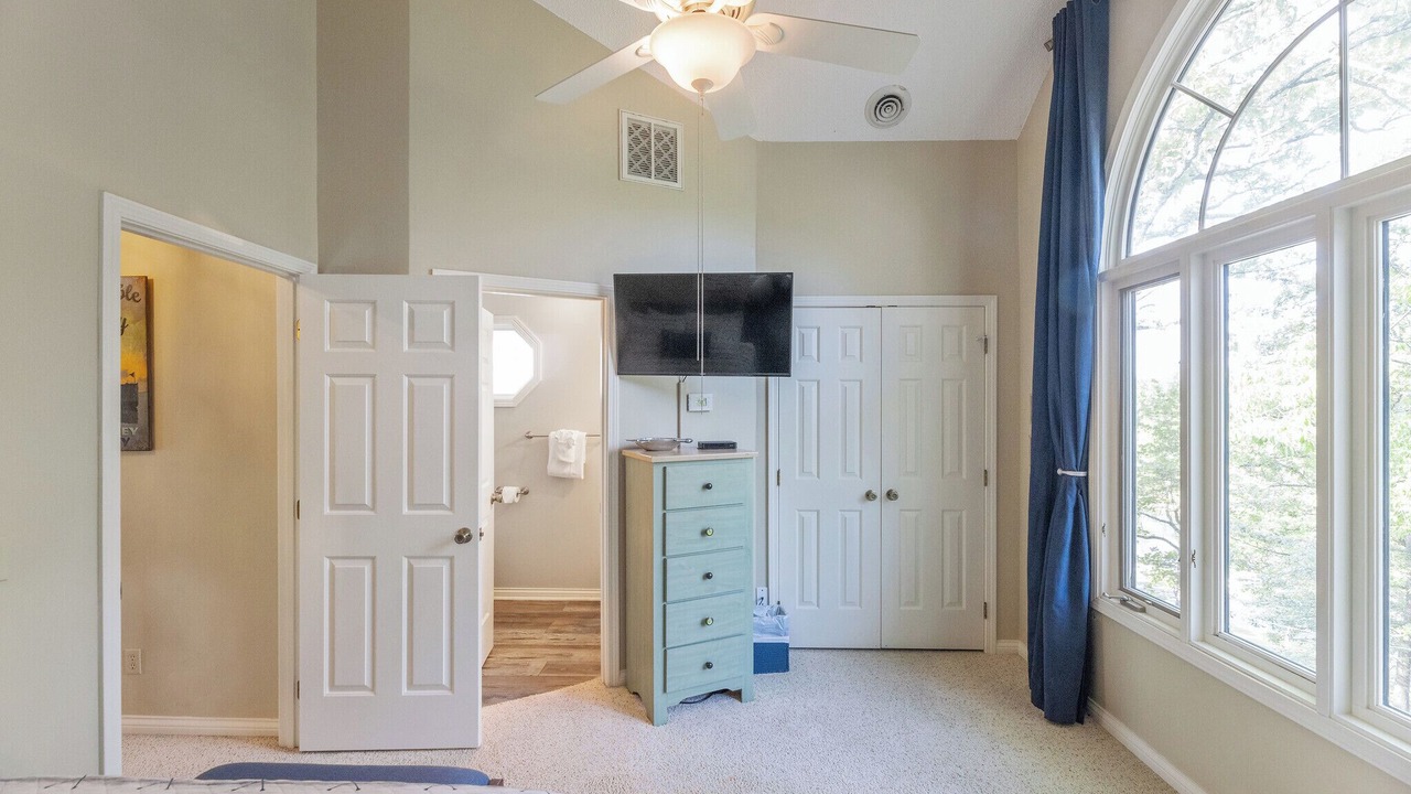 Photo of Bedroom in Grand Rivers