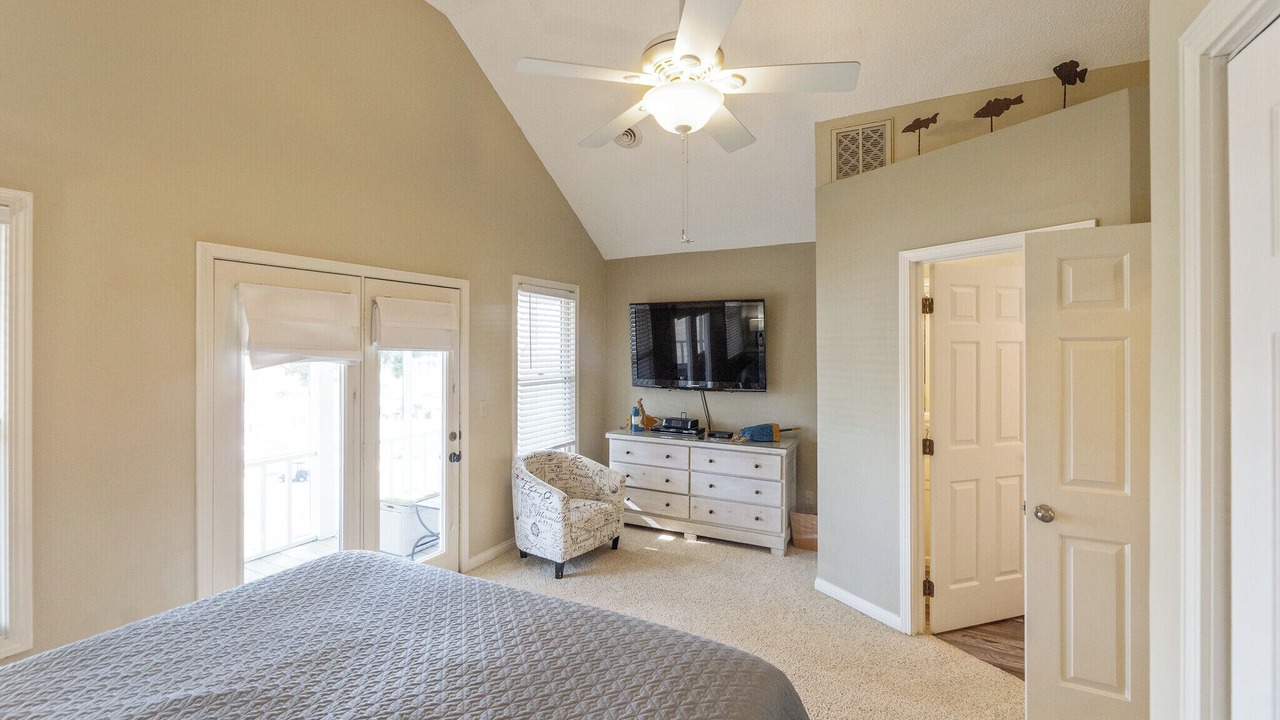 Photo of Bedroom in Grand Rivers