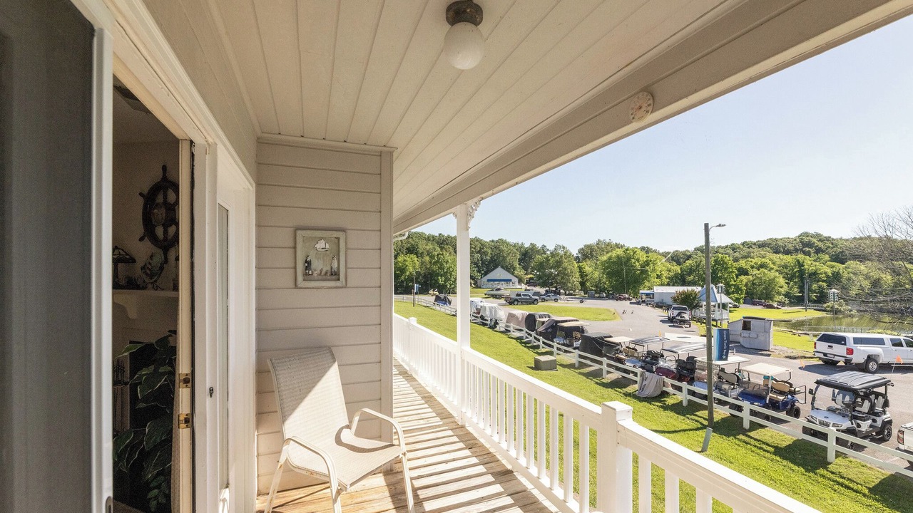 Photo of Patio Balcony in Grand Rivers