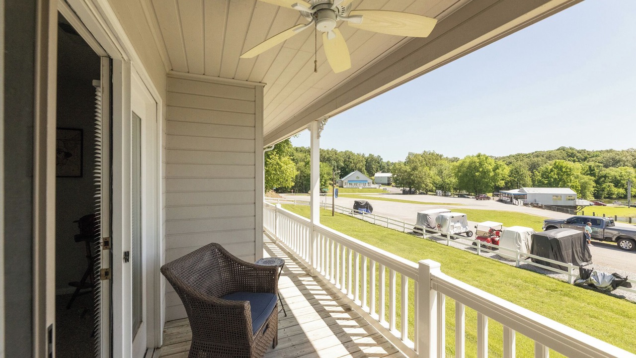 Photo of Patio Balcony in Grand Rivers