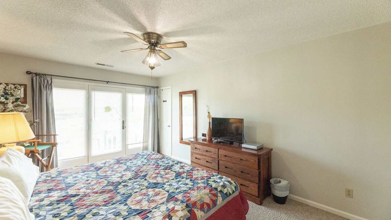 Photo of Bedroom in Grand Rivers