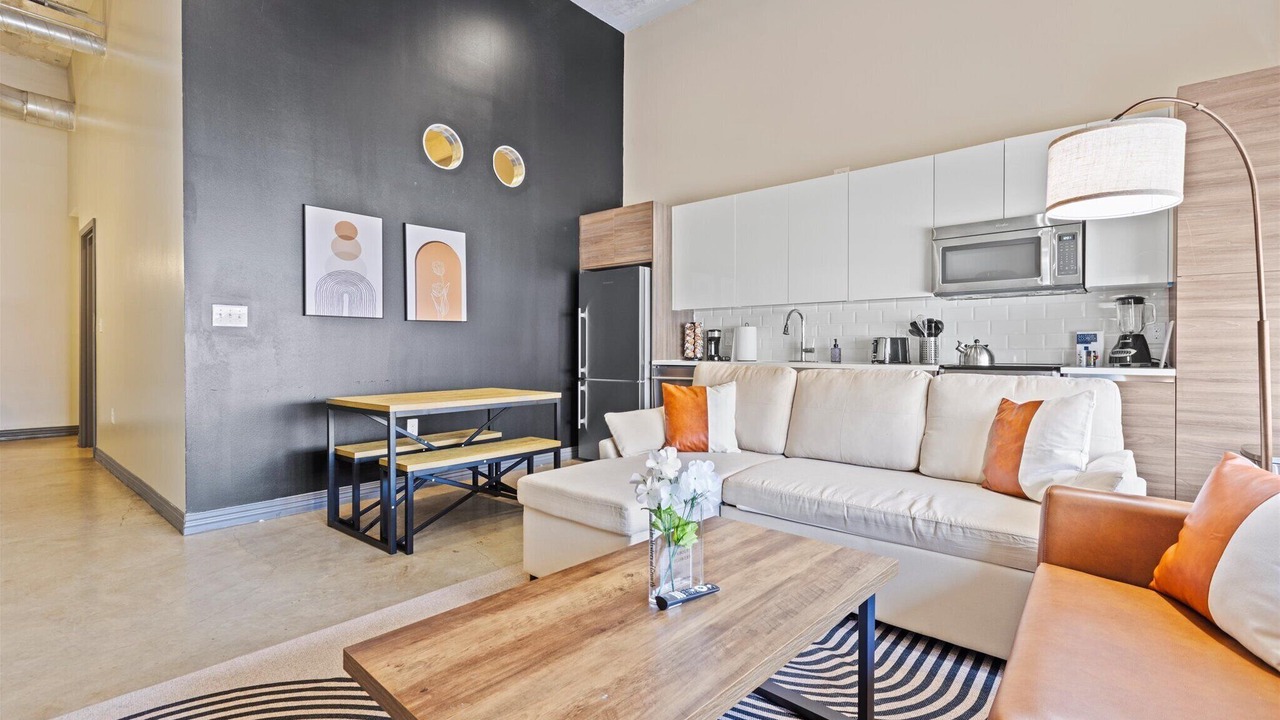 Photo of Livingroom in Downtown Dallas