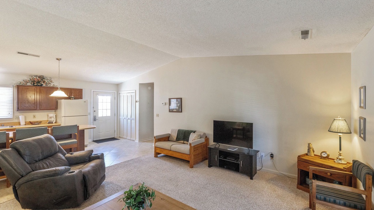 Photo of Livingroom in Grand Rivers