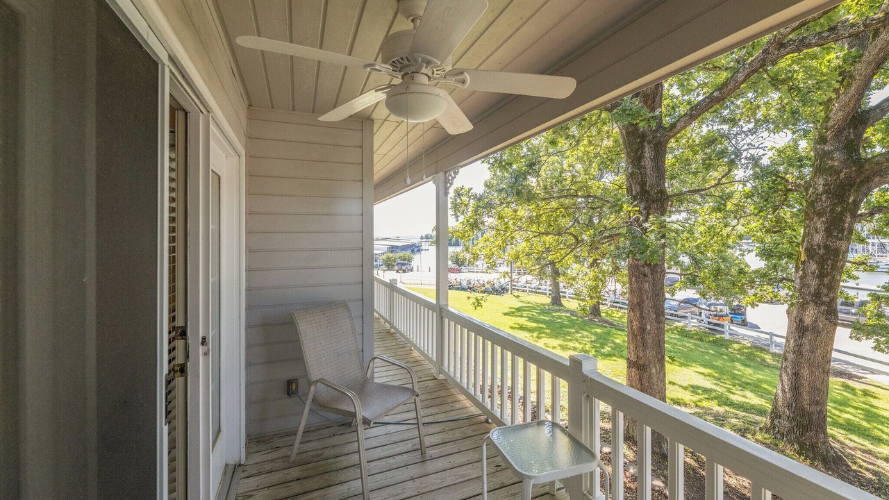 Photo of Patio Balcony in Grand Rivers