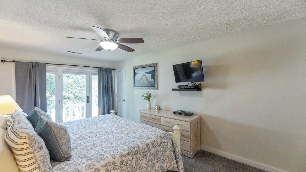 Photo of Bedroom in Grand Rivers