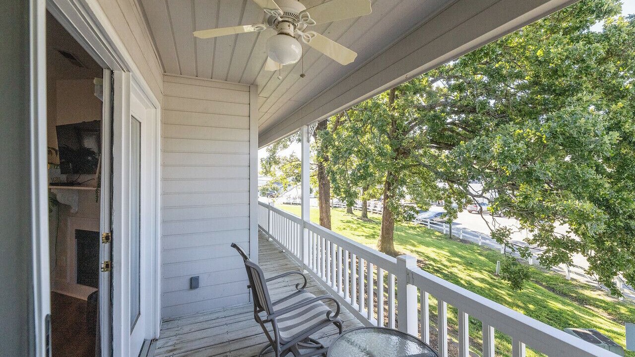Photo of Patio Balcony in Grand Rivers
