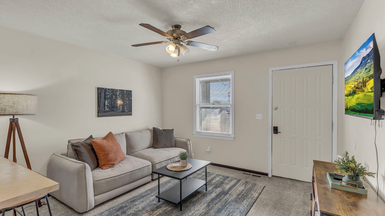 Photo of Livingroom in Baldwin City