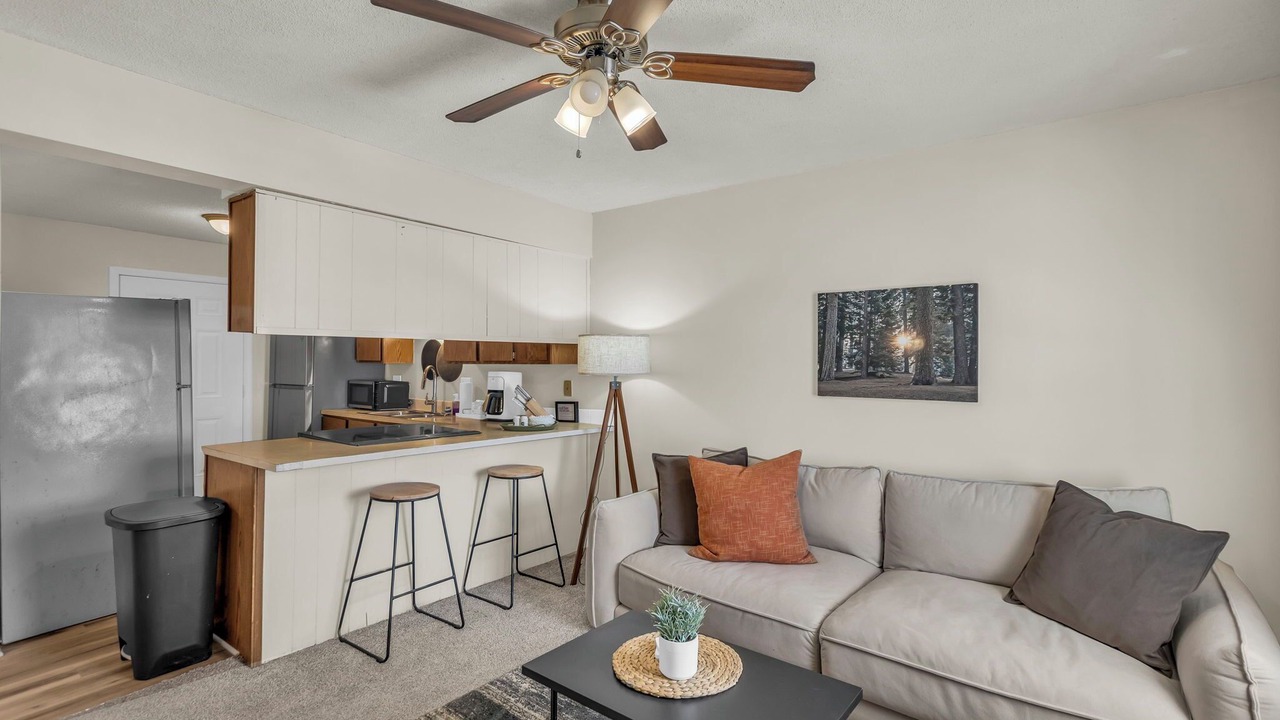 Photo of Livingroom in Baldwin City