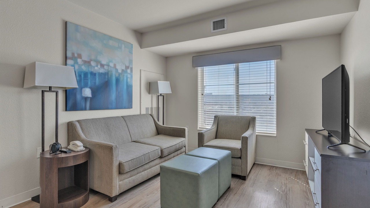 Photo of Livingroom in Far North Central