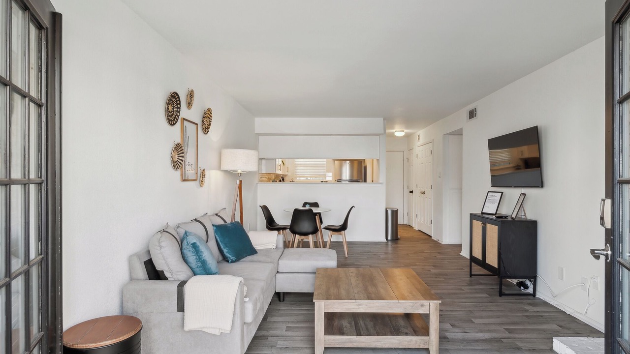 Photo of Livingroom in North Arlington