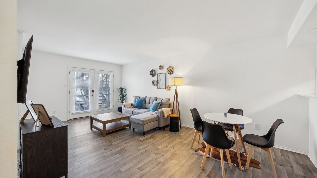Photo of Livingroom in North Arlington