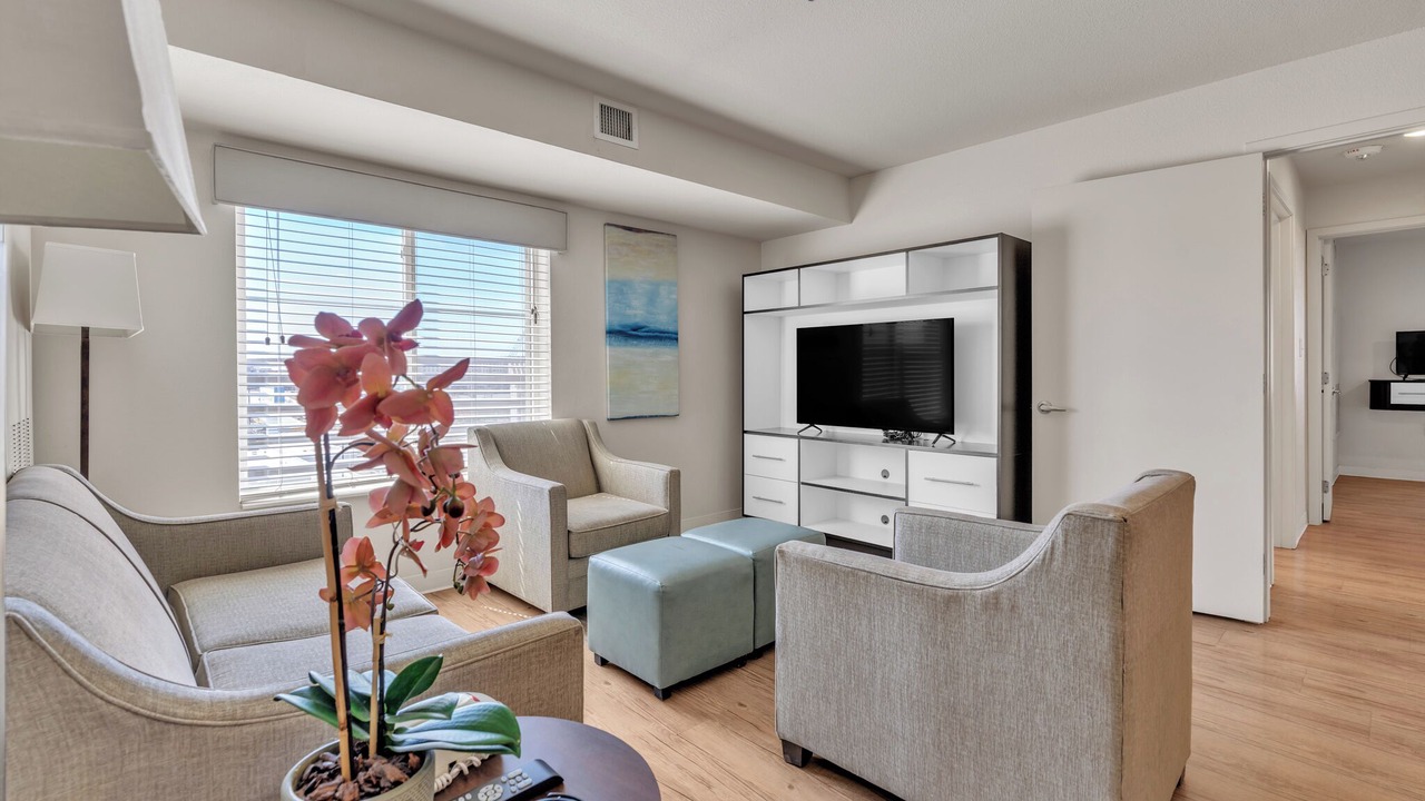 Photo of Livingroom in Far North Central
