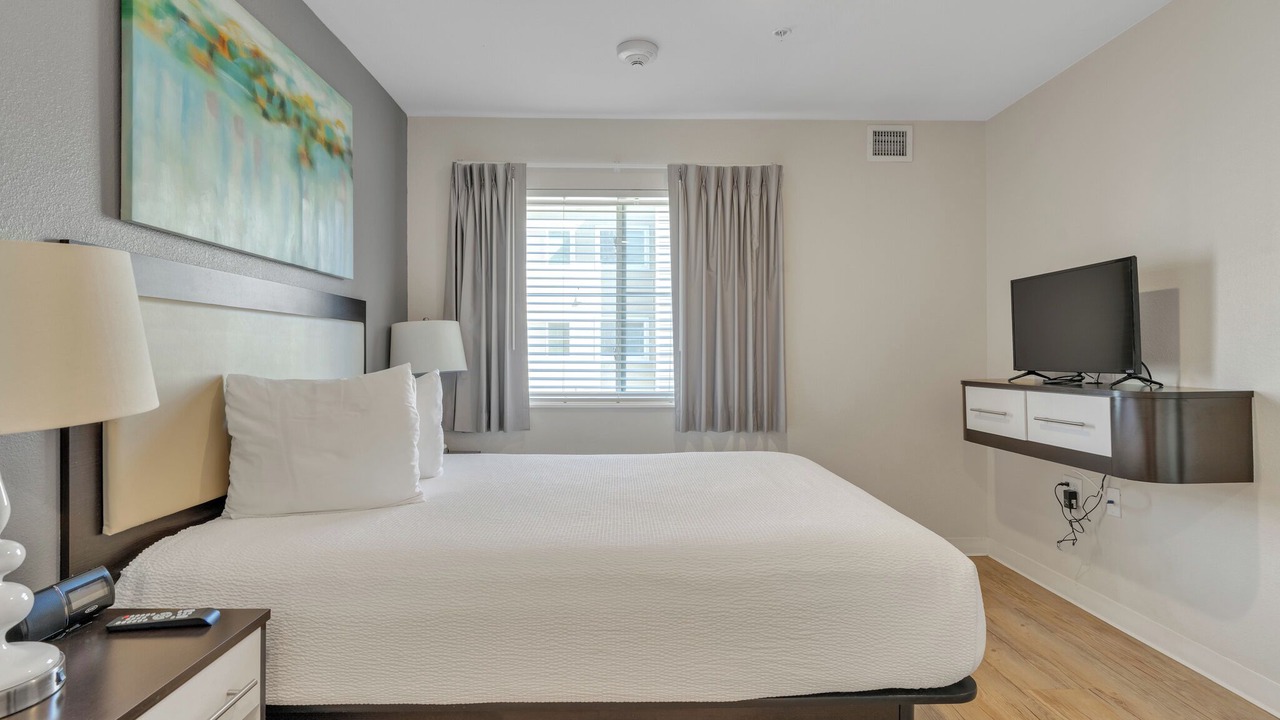 Photo of Bedroom in Far North Central