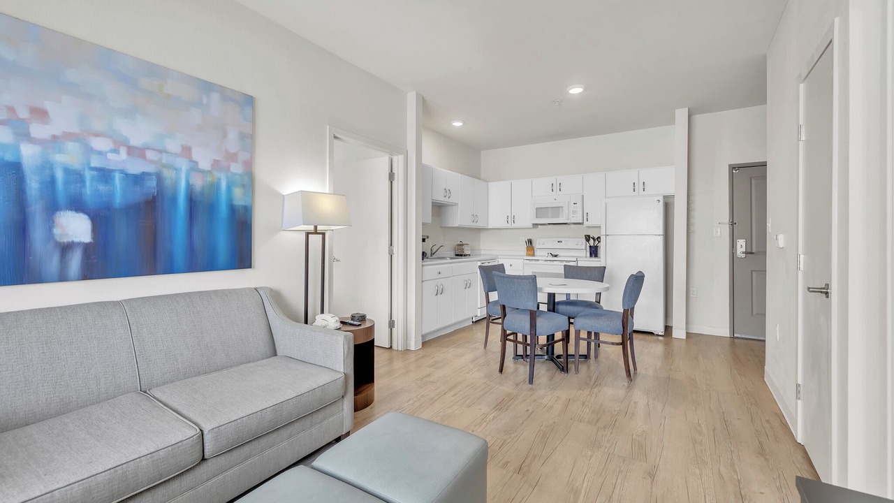 Photo of Livingroom in Far North Central