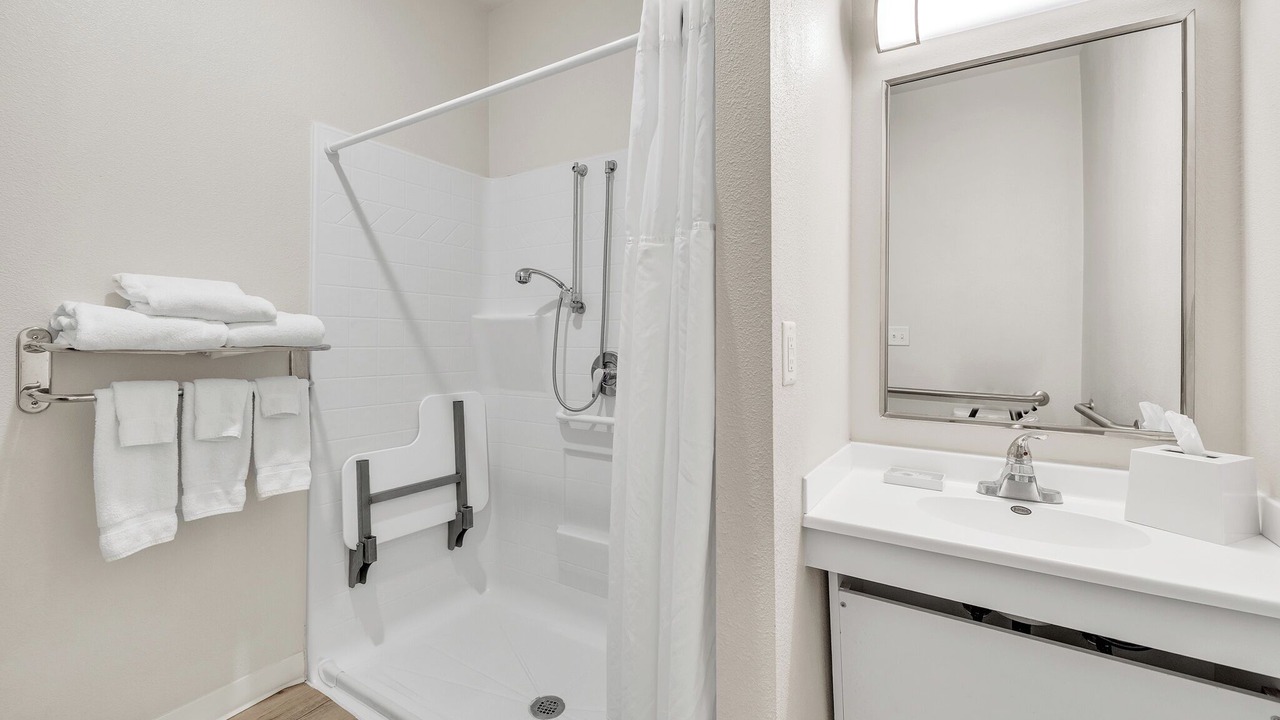 Photo of Bathroom in Far North Central