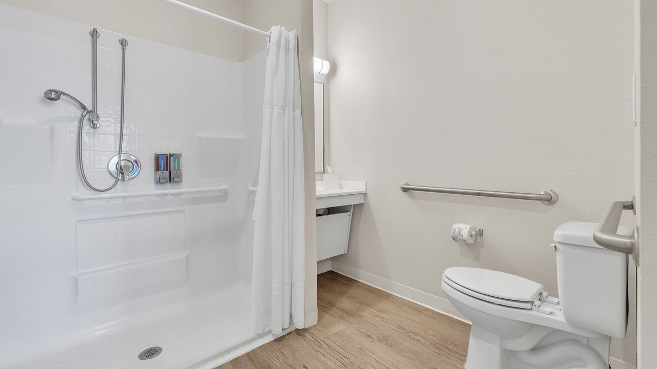 Photo of Bathroom in Far North Central
