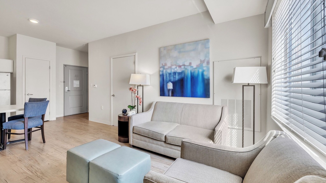 Photo of Livingroom in Far North Central