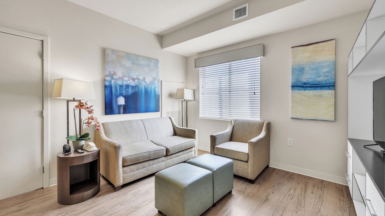 Photo of Livingroom in Far North Central