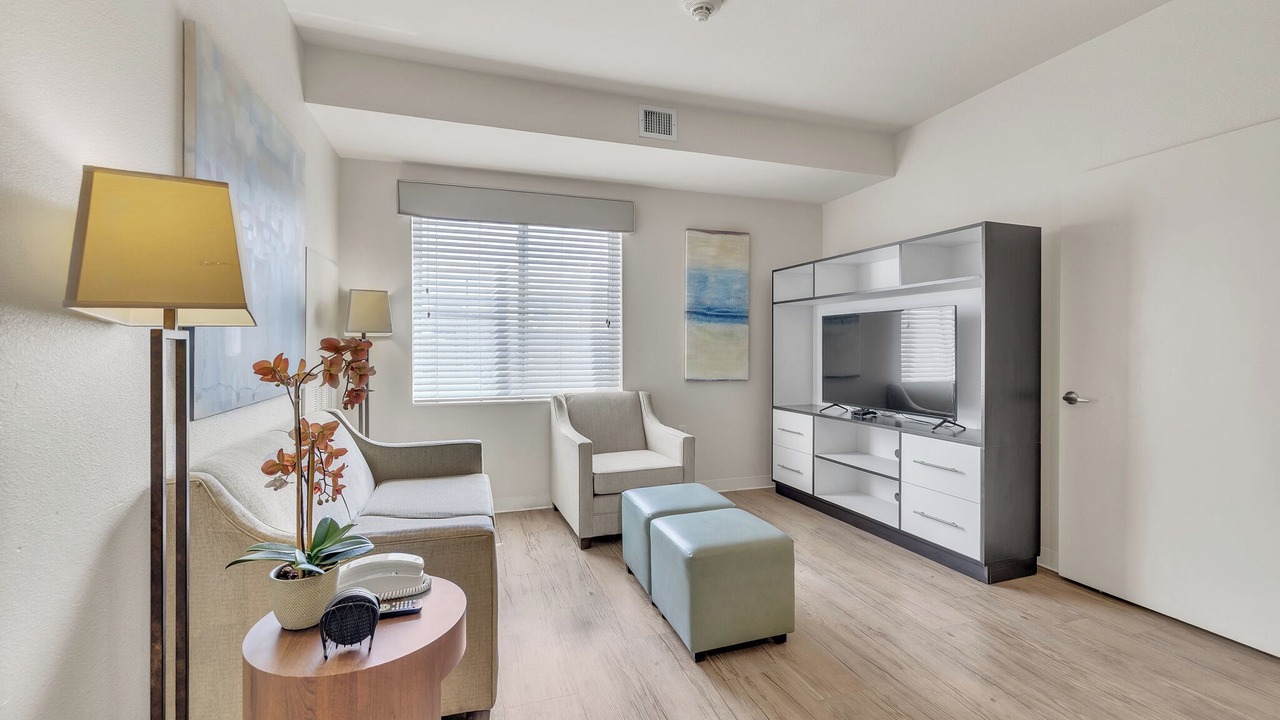 Photo of Livingroom in Far North Central
