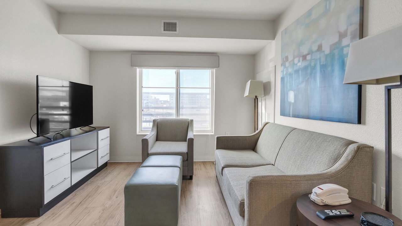 Photo of Livingroom in Far North Central