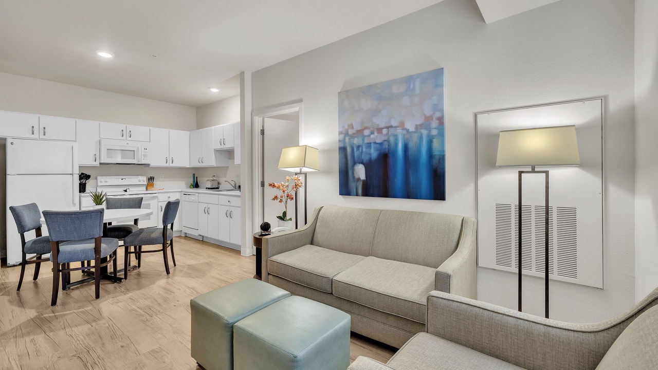 Photo of Livingroom in Far North Central