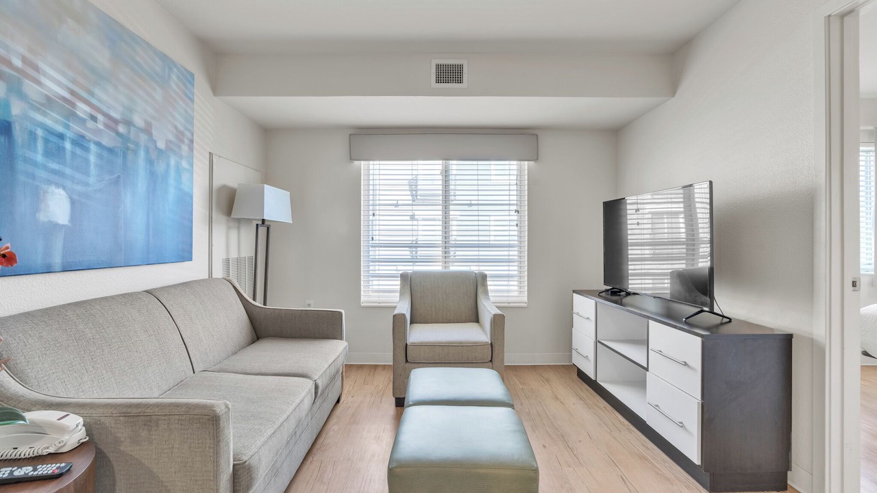 Photo of Livingroom in Far North Central