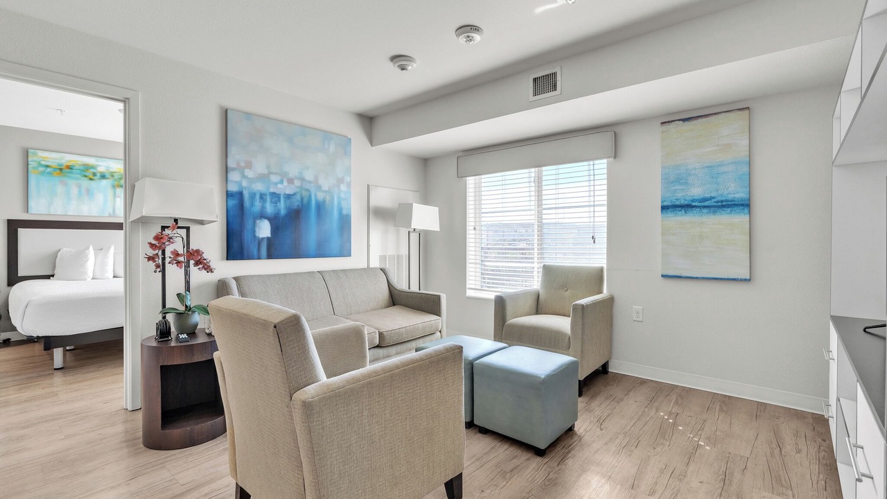Photo of Livingroom in Far North Central