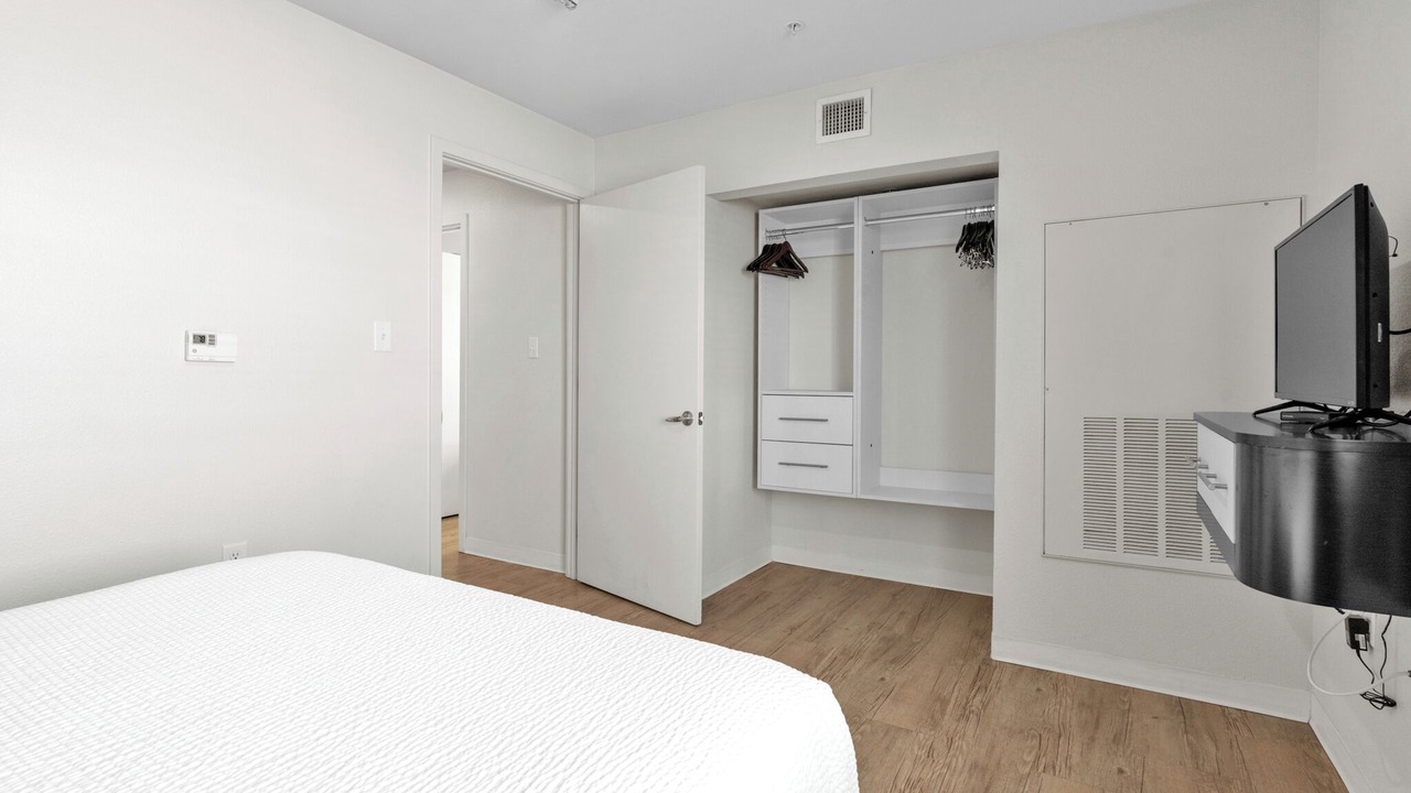 Photo of Bedroom in Far North Central