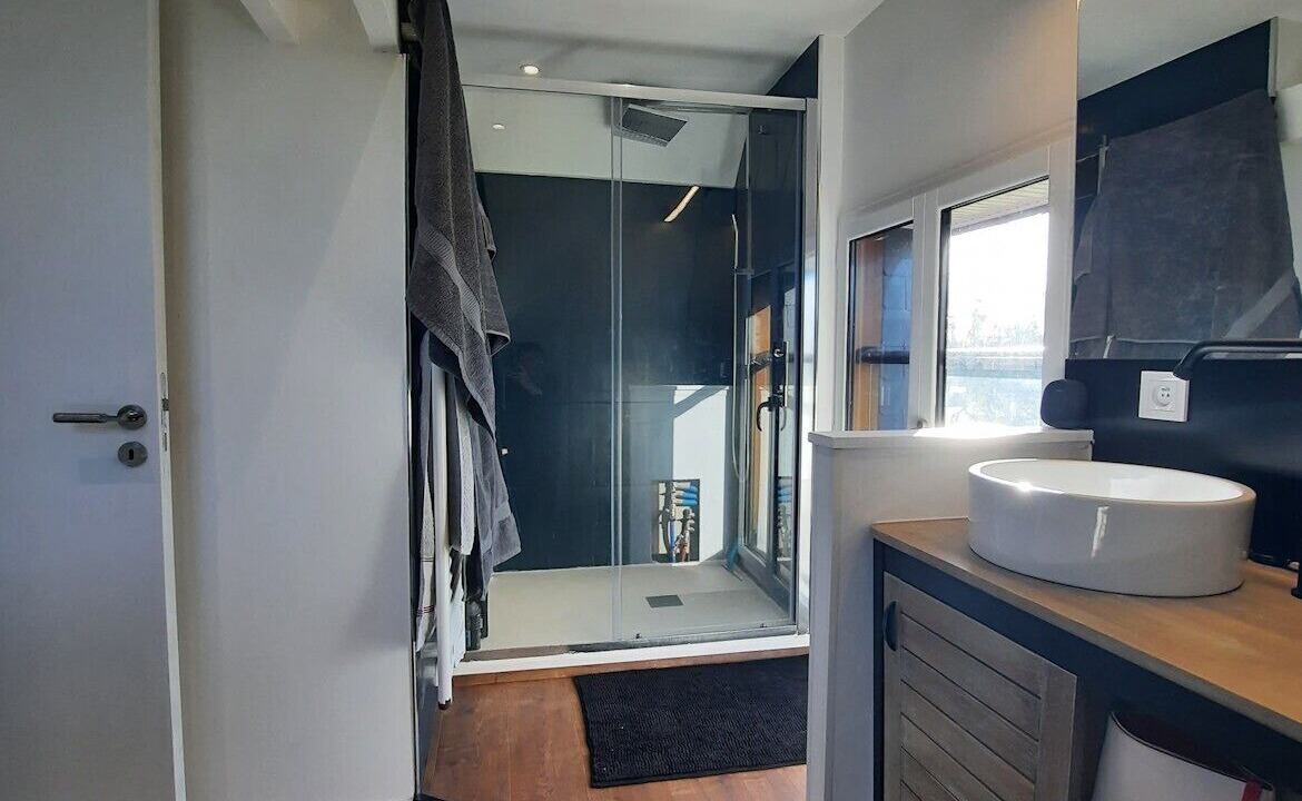 Photo of Bathroom in Etrelles