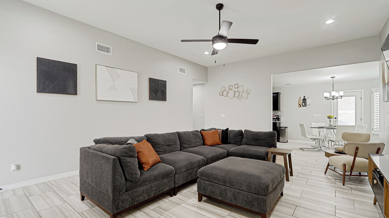 Photo of Livingroom in Biggs Field