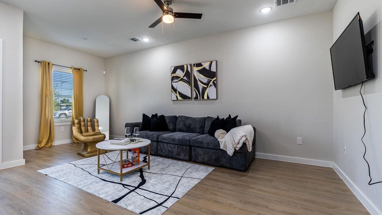 Photo of Livingroom in Houston