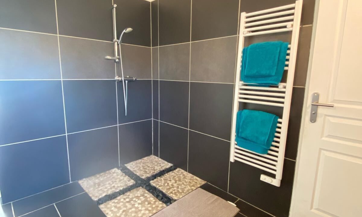 Photo of Bathroom in Arles