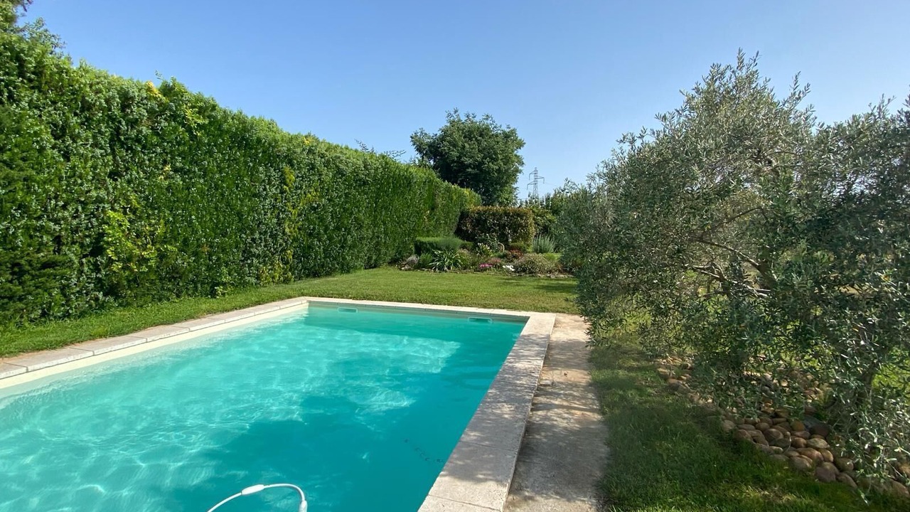 Photo of Outdoor in Arles