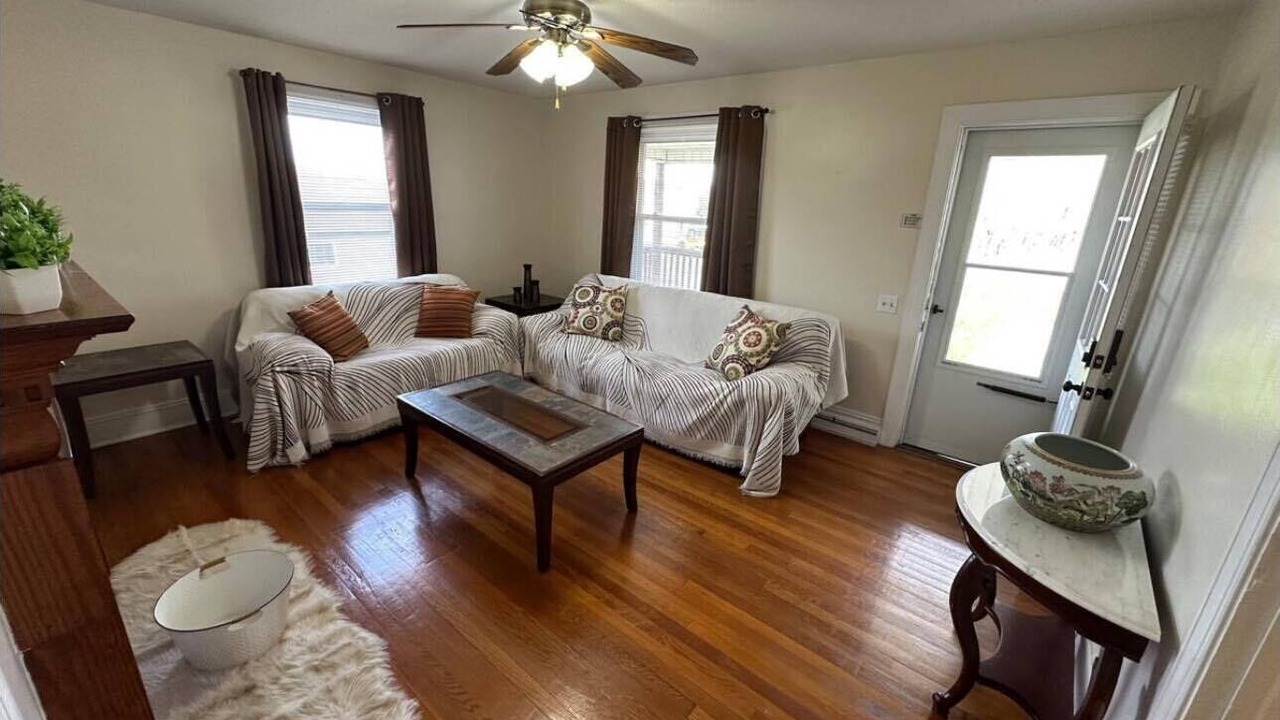 Photo of Livingroom in Martinsville