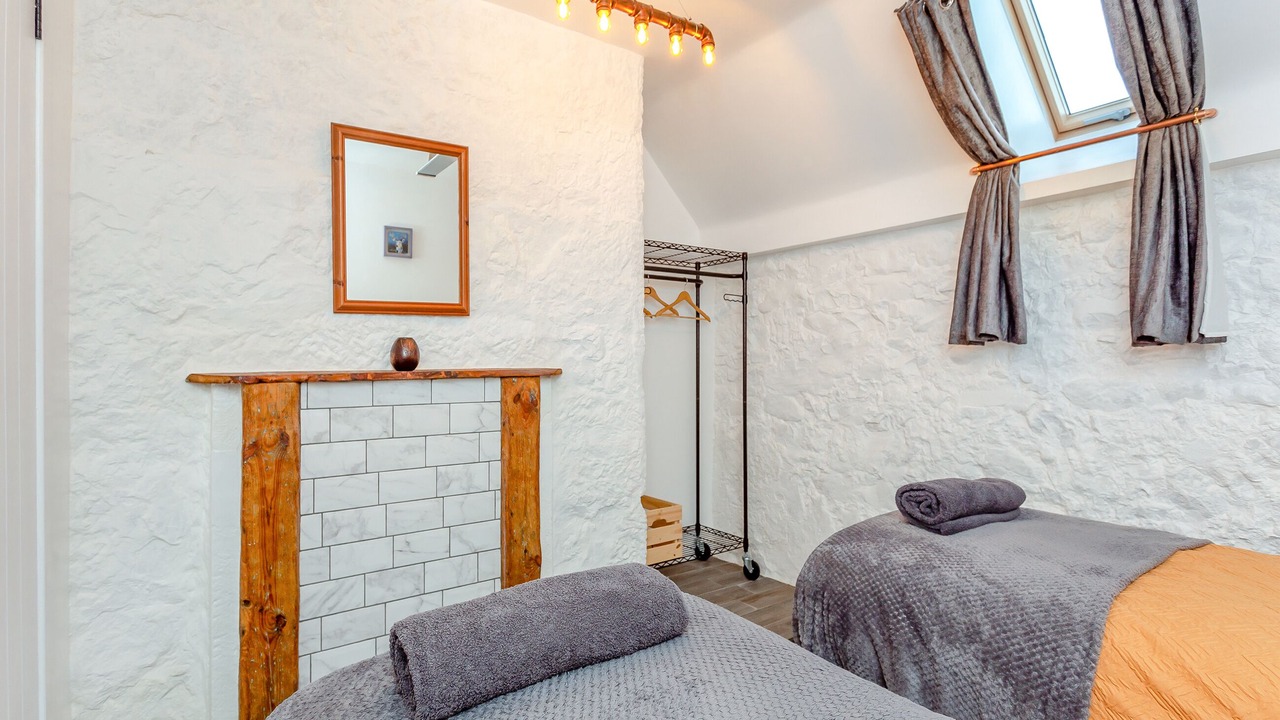 Photo of Others in Tain