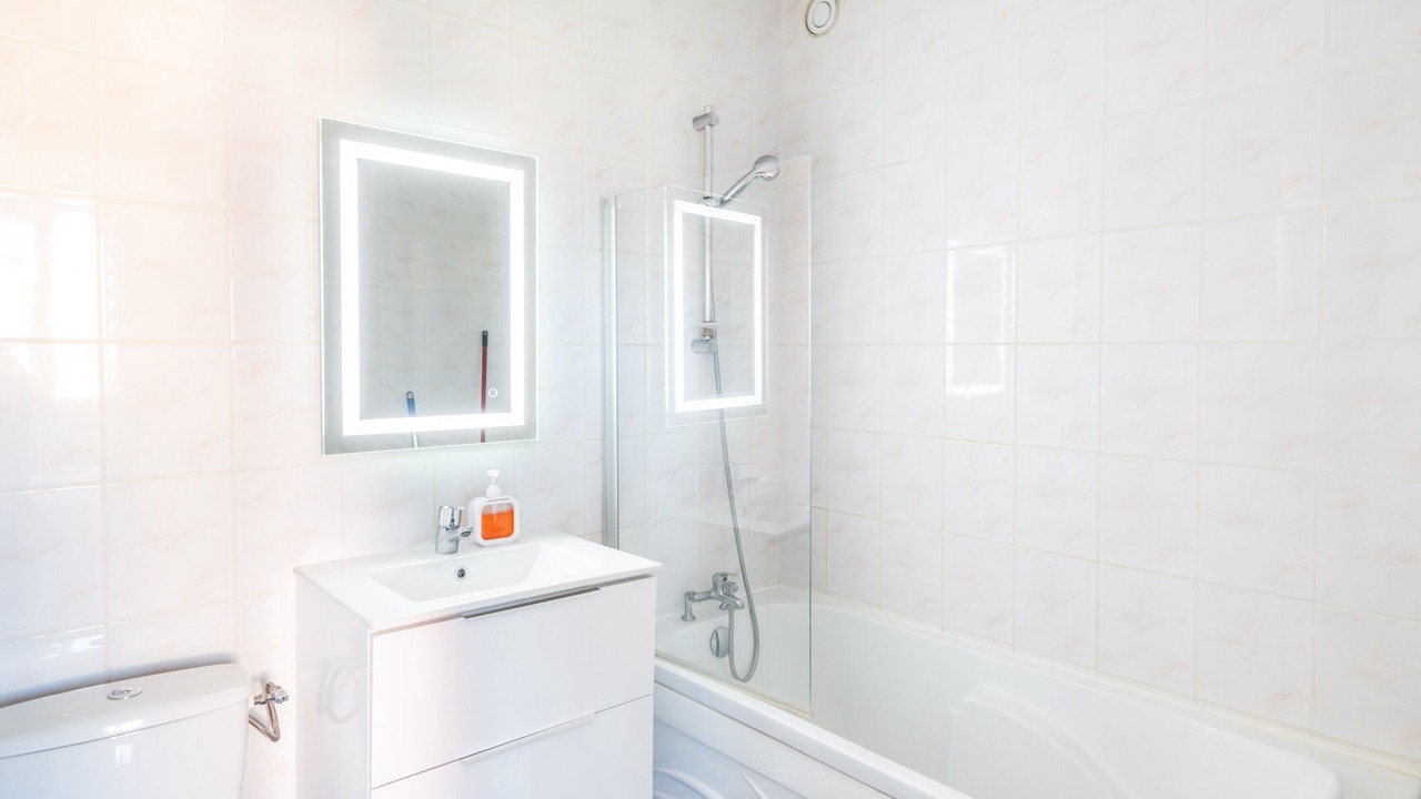 Photo of Bathroom in Courseulles-sur-Mer
