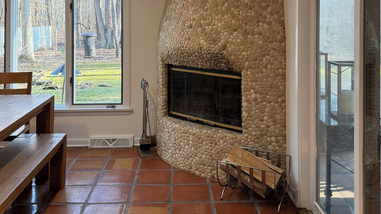 Photo of Livingroom in Shorewood-Tower Hills-Harbert