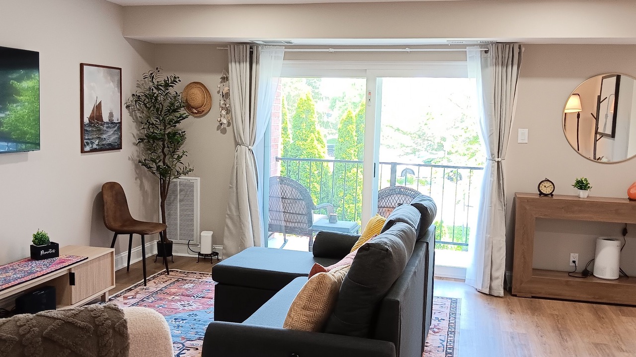 Photo of Livingroom in Gaithersburg